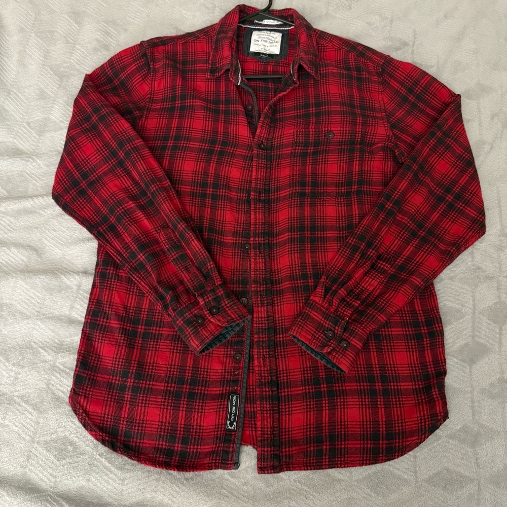 Boys size medium On The Road Red Christmas Plaid Red Button-Up Slim Fit Shirt